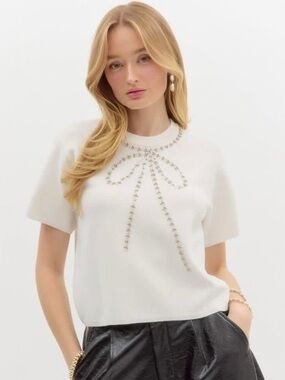 entro White Short-Sleeve Knit Top with Jeweled Bow Detail